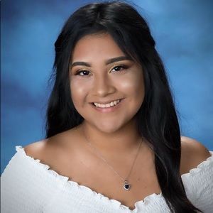 Meet your Posher, Kathia